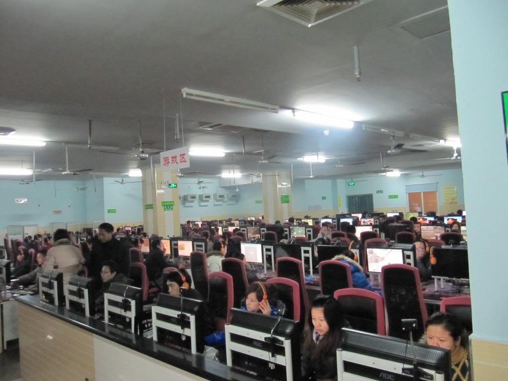 This is the biggest internet cafe I have ever seen in my life.